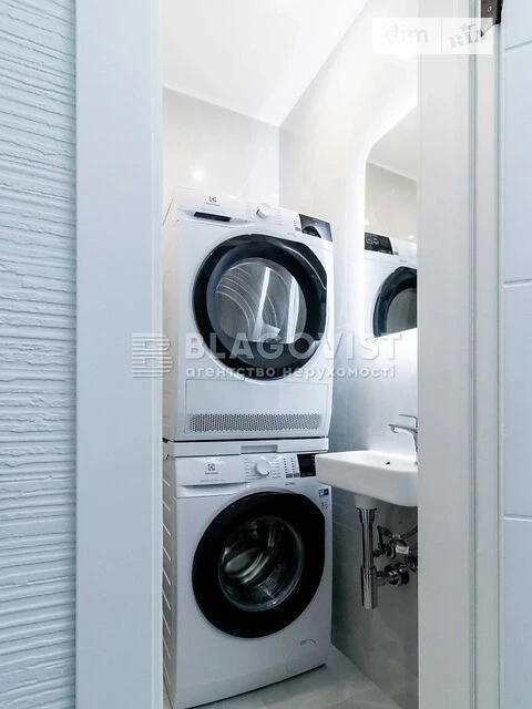 Sale of 3-room apartment 128 sq. m on Lobanovskogo Ave. 4V • ID