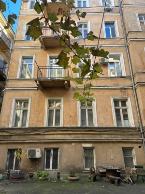 Ексклюзивний продаж!Приміщення під житло,та під бізнес на Кн