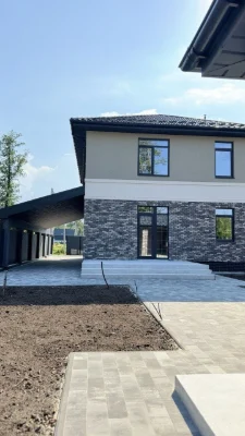 Будинок збудований з любов'ю на закритій території. Ірпінь