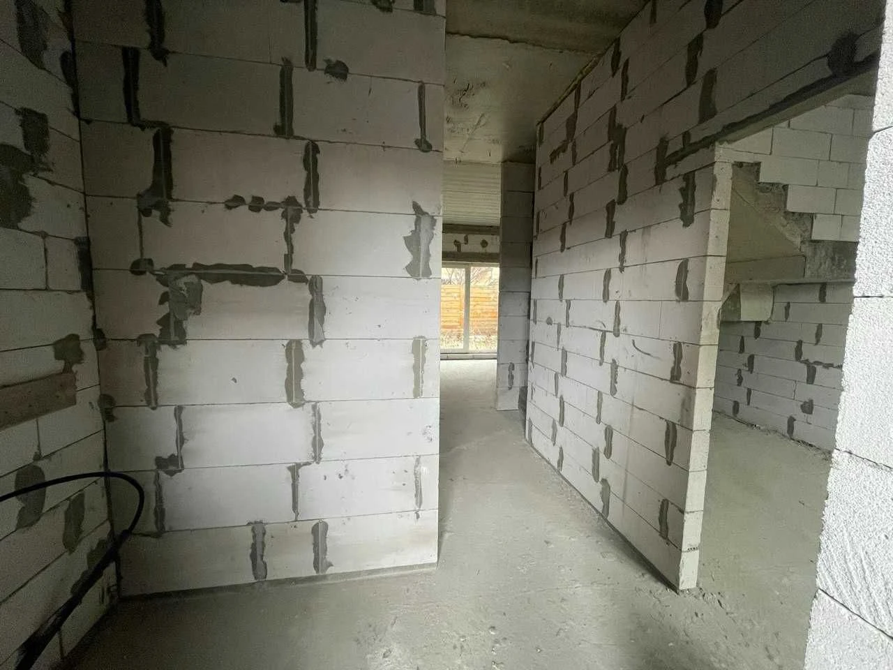Продається таунхаус в тихому районі з можливістю підключення