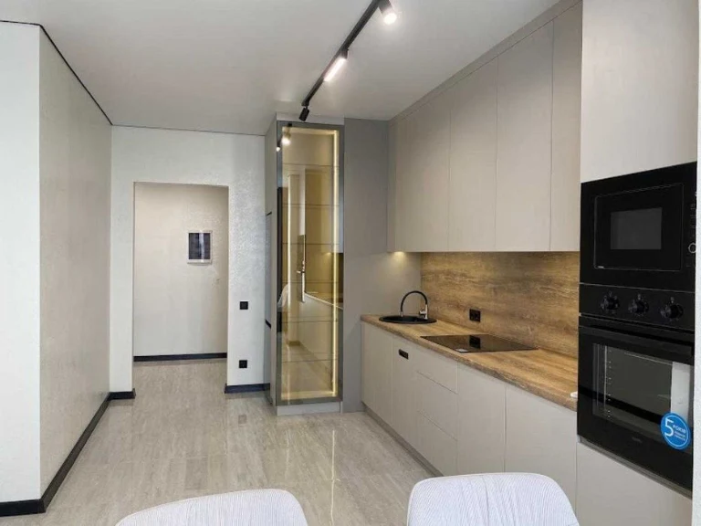 1-room apartment with renovation, Nezalezhnosti Street