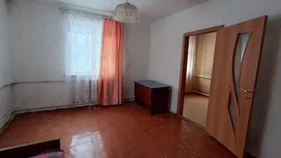 Продам будинок з ділянкою 5 соток. Є газ, центр. вода, єлект