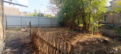 Продам будинок з ділянкою 5 соток. Є газ, центр. вода, єлект
