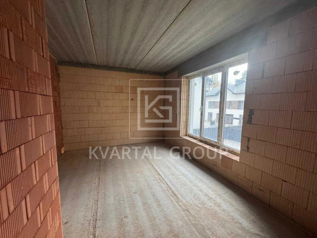 Продам  просторий кутовий таунхаус. ТОП Локація!