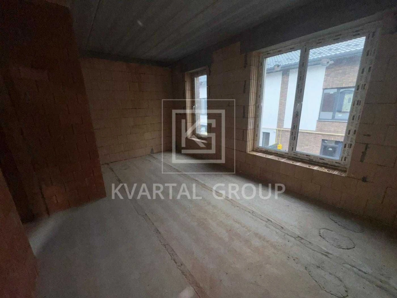 Продам  просторий кутовий таунхаус. ТОП Локація!