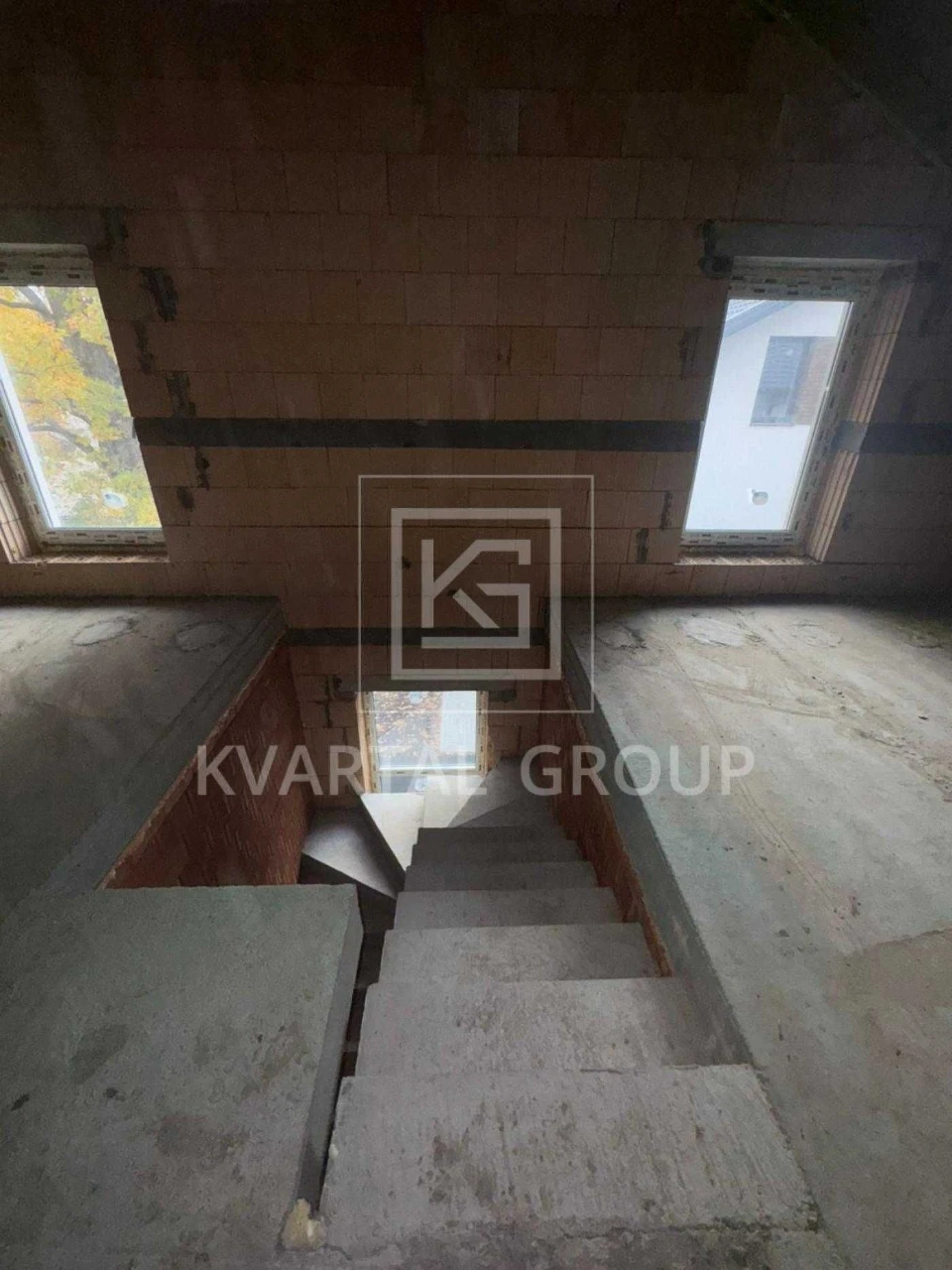Продам  просторий кутовий таунхаус. ТОП Локація!