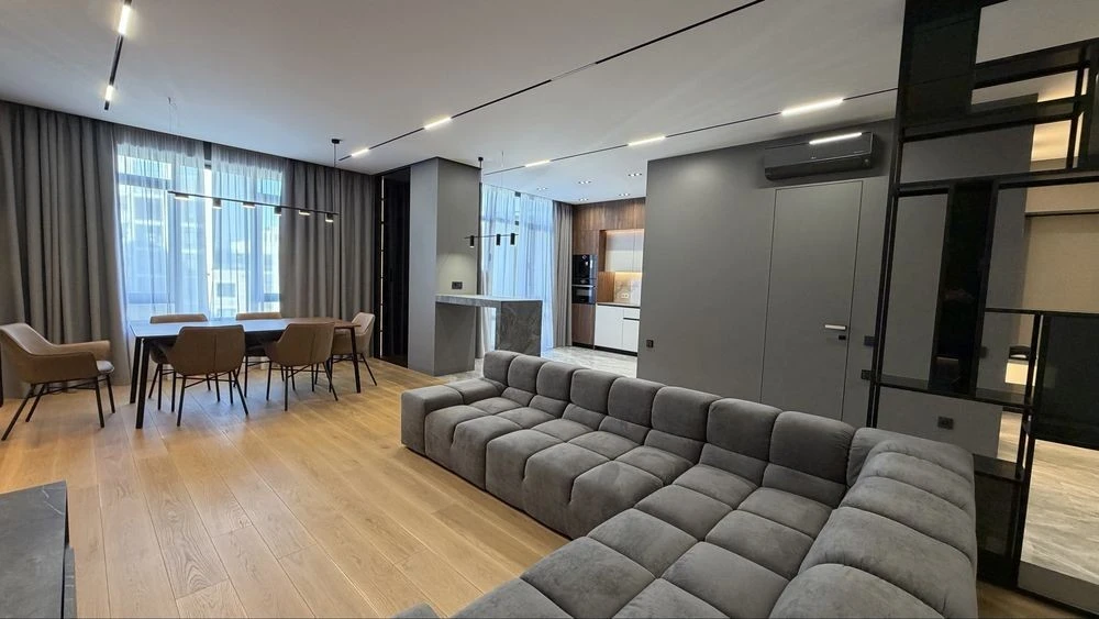 Apartment for sale in the residential complex Bulvar Fontaniv • 130 m² • new renovation