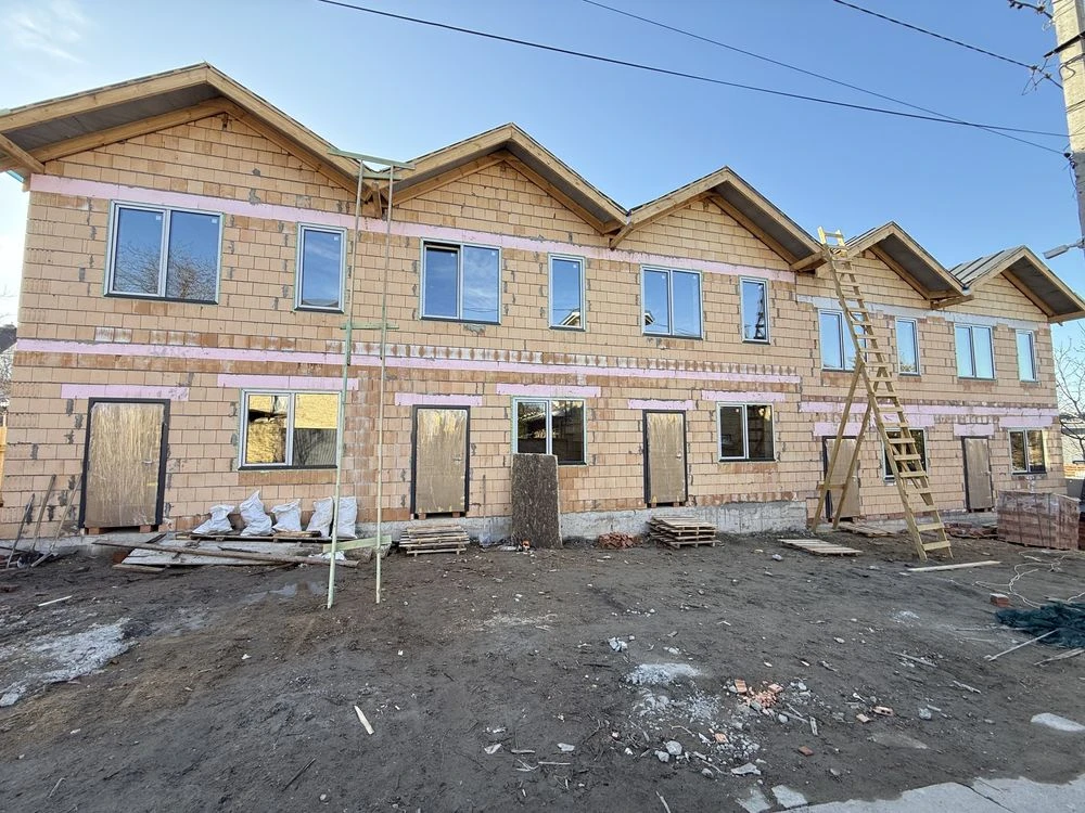 Ірпінь! Кутовий таунхаус 81кв.м, 1.4 сотки, газ,центральні к