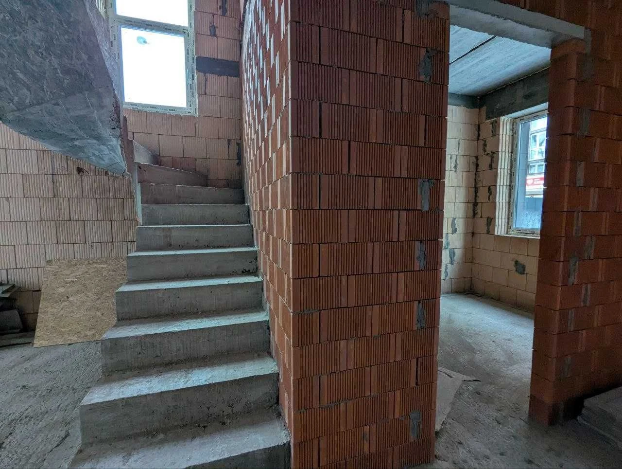 Продам Таун-хаус Київська обл. центр Ірпінь Газ.Єоселя Євідн