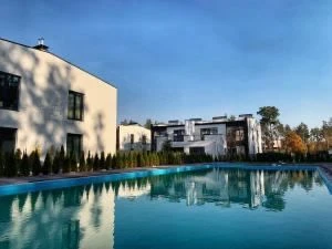 Таунхаус з ВЕЛИКОЮ власною ДІЛЯНКОЮ в закритому містечку з Б