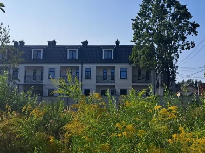 Продам  Таунхаус  в закритому містечку біля лісу і річки
