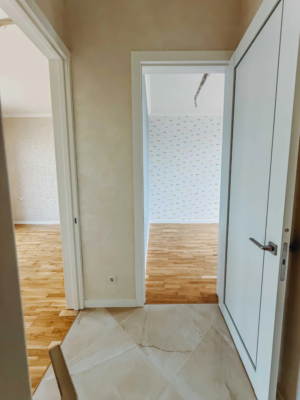 Продаж будинку з ремонтом 207м2, 10 соток, басейн, газ, закр
