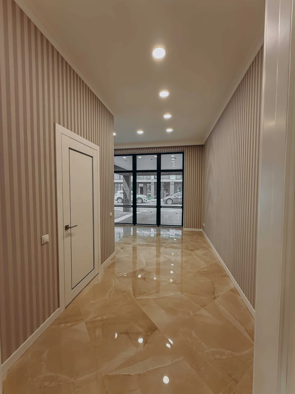 Продаж будинку з ремонтом 207м2, 10 соток, басейн, газ, закр