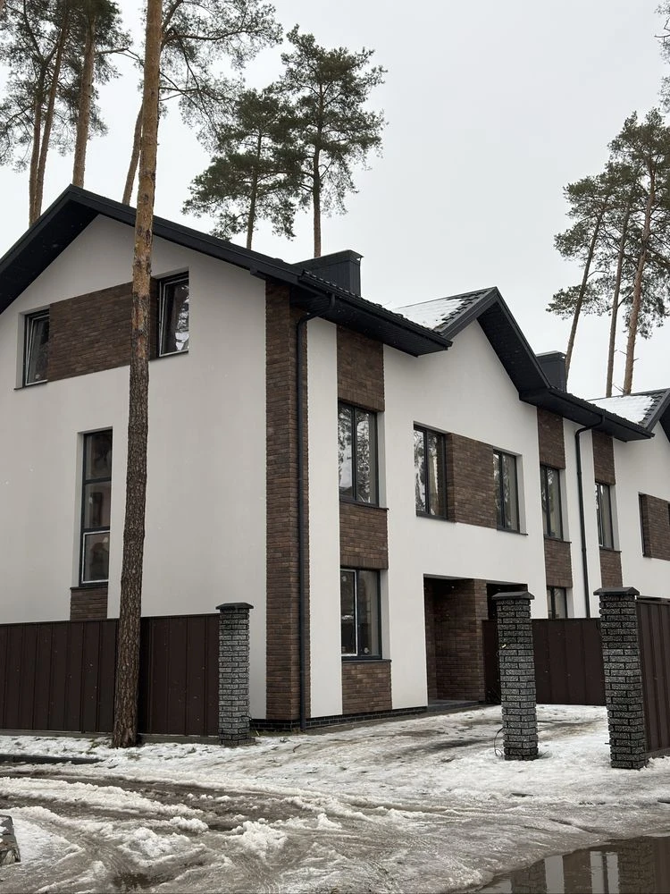 Старт продажу таунхаусів в Центрі міста і вже залишився декі