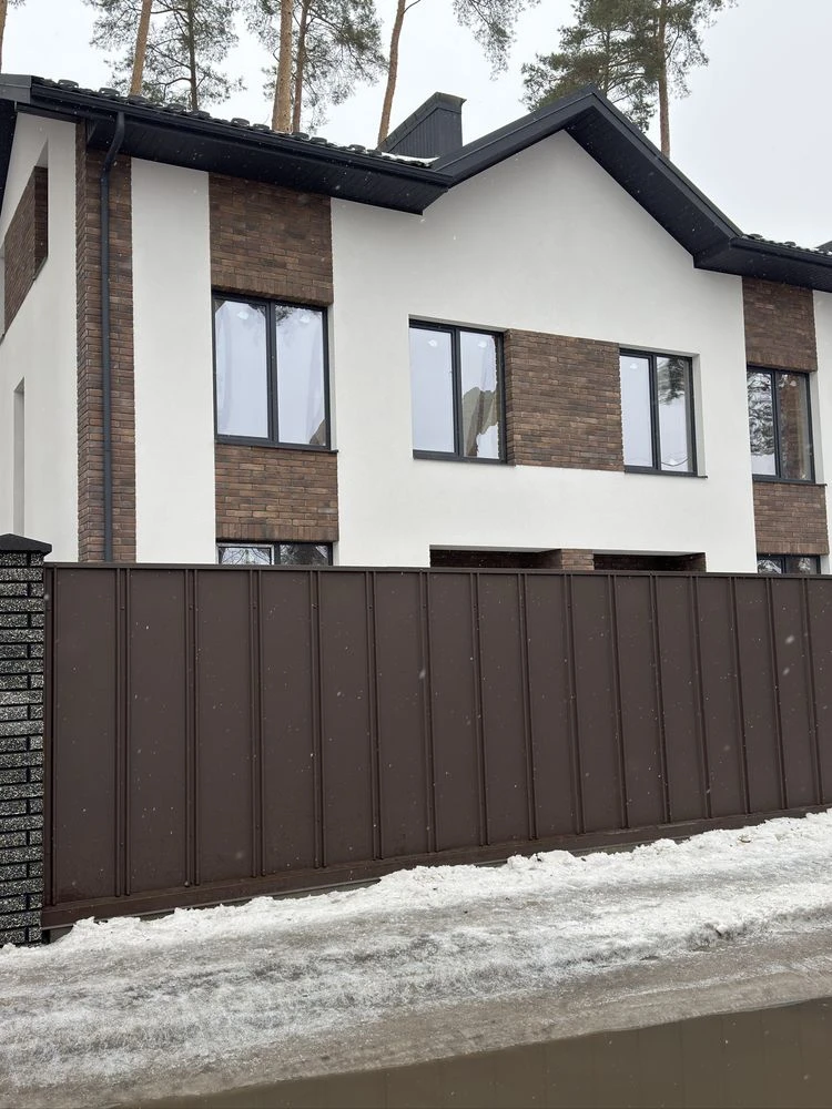 Старт продажу таунхаусів в Центрі міста і вже залишився декі