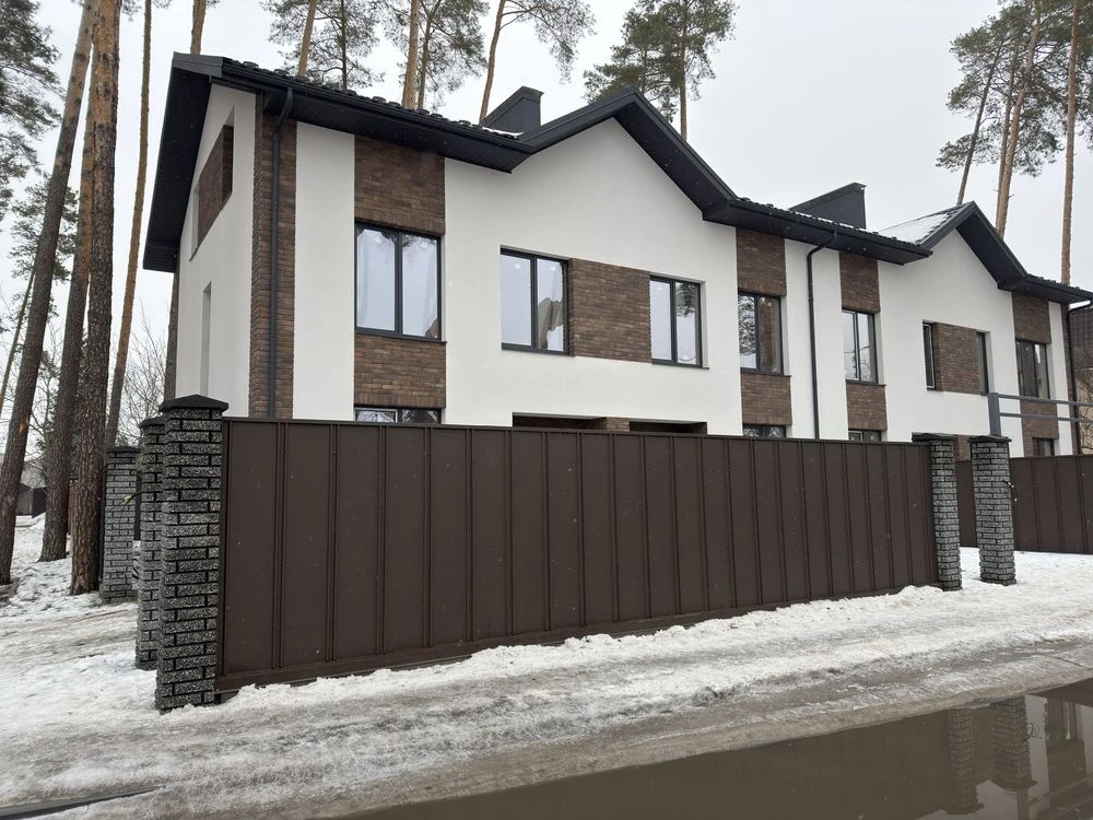 Старт продажу таунхаусів в Центрі міста і вже залишився декі