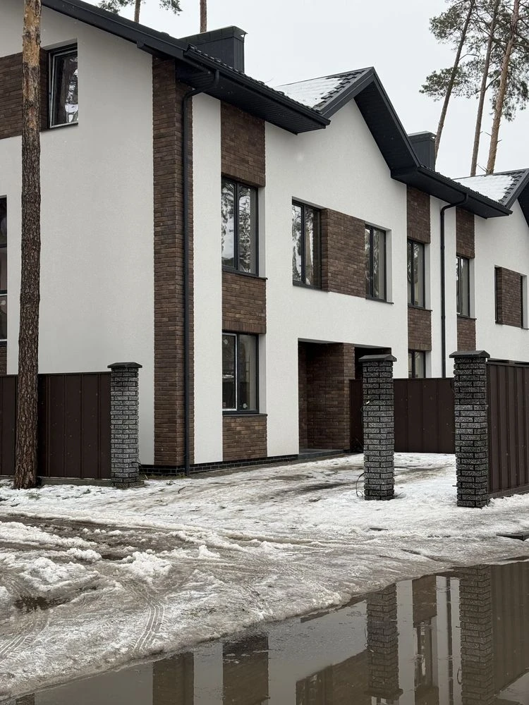 Старт продажу таунхаусів в Центрі міста і вже залишився декі