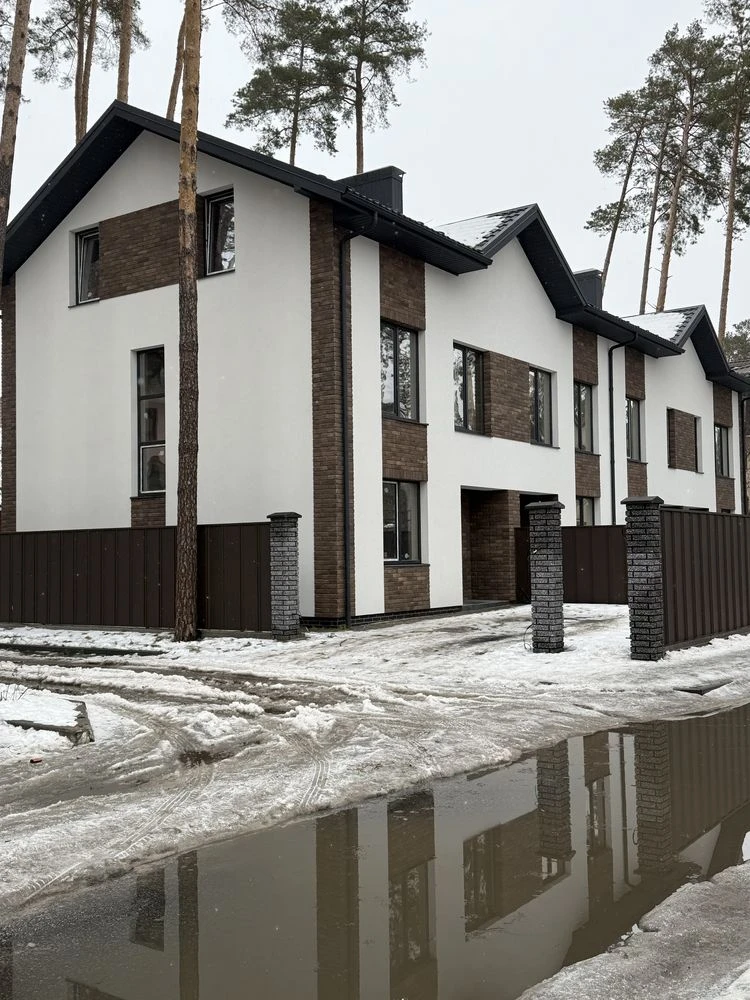 Старт продажу таунхаусів в Центрі міста і вже залишився декі