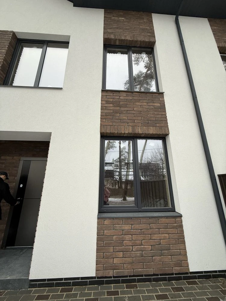 Старт продажу таунхаусів в Центрі міста і вже залишився декі