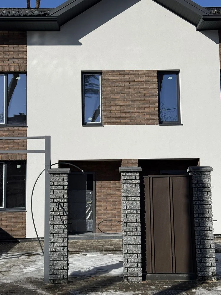 Старт продажу таунхаусів в Центрі міста і вже залишився декі