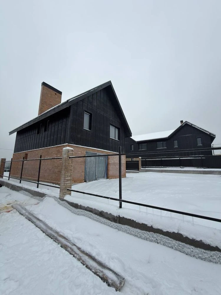 Просторий будинок 130 м², 4 спальні, 3 санвузли, Стоянка-2,