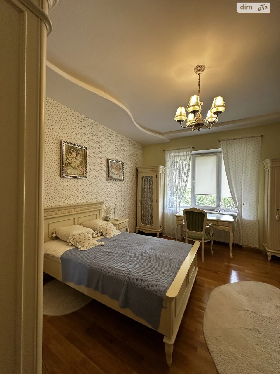 Продаж  2 пов будинку 386 м, земля  21 сот. Ірпінь