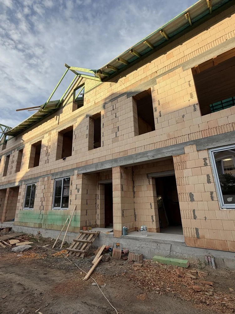 Таунхаус в центрі міста, газ, всі комунікації централізовані