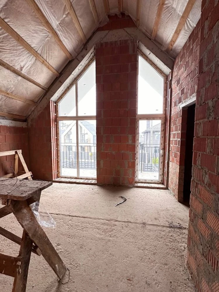 Продам таунхаус в Ірпені в закритому КМ Loft! Газ, 3 сотки д