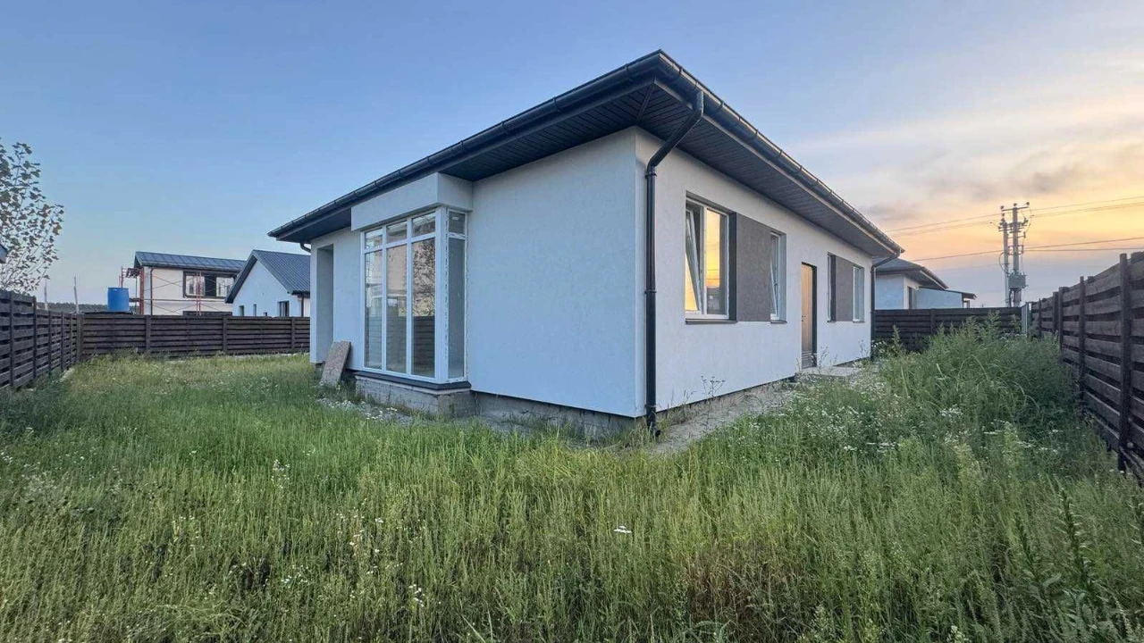 Продаж окремого будинку на ділянці 5 соток