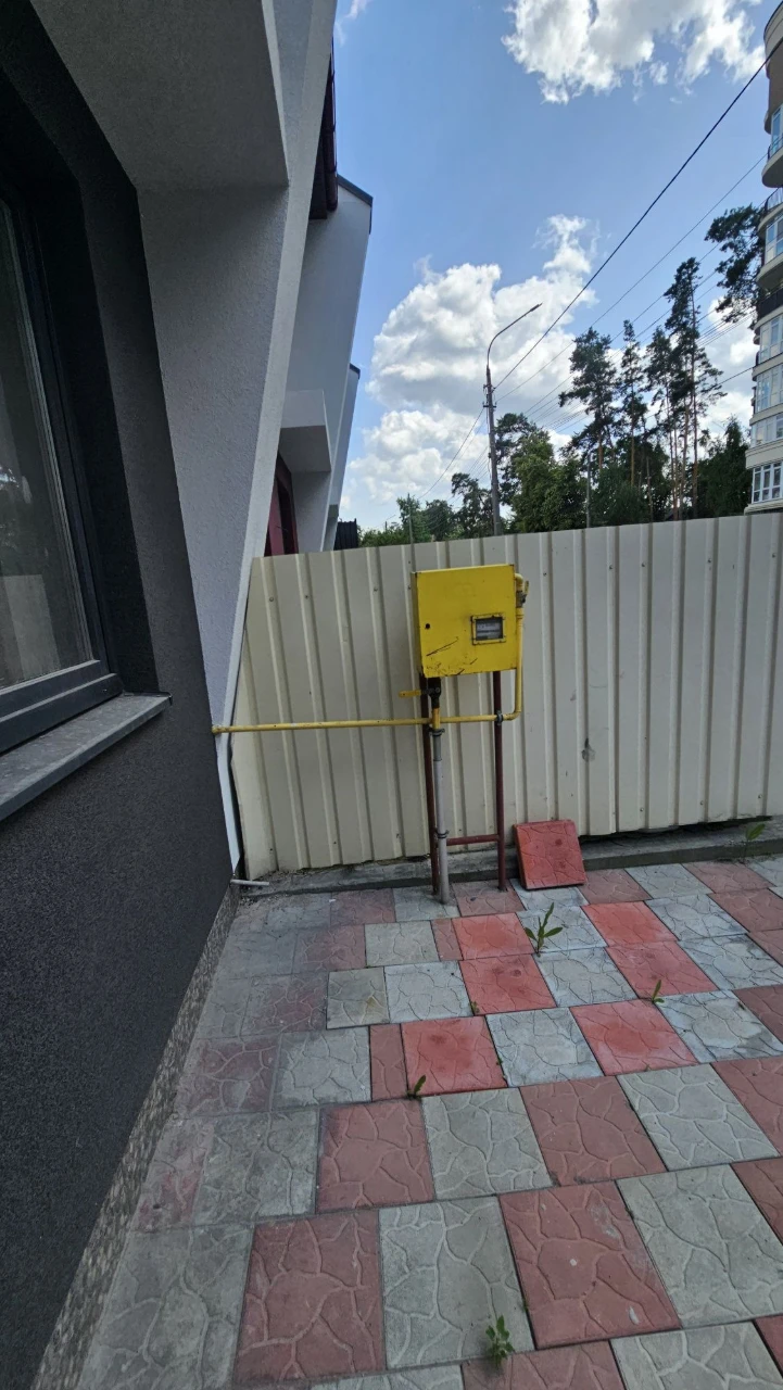 Центр міста! Окремий двір! Газ! Терміново! Торг!