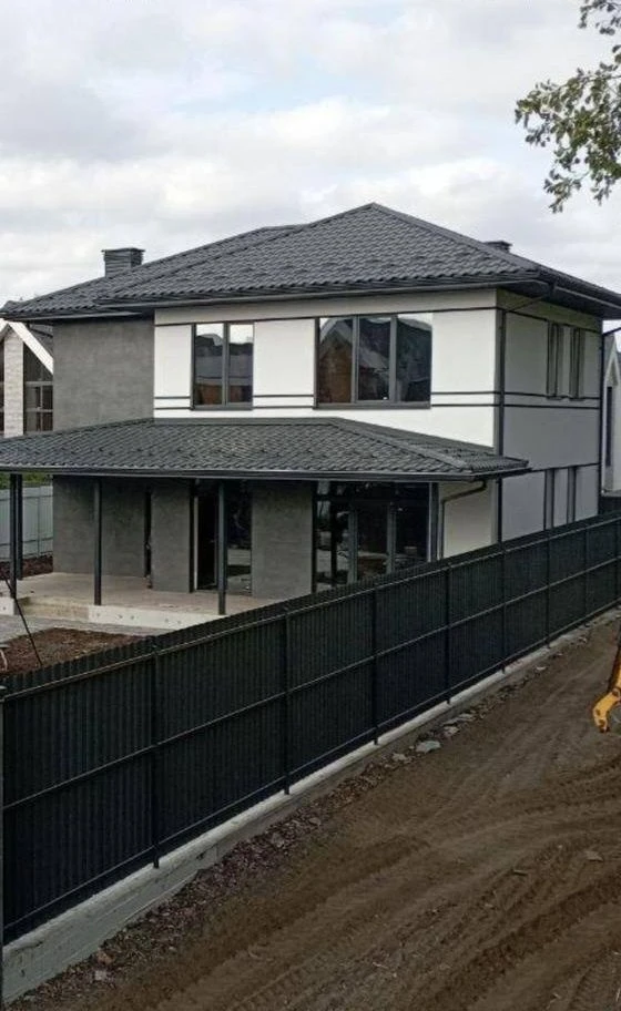 Продаж окремого ДОБРОТНОГО будинку м. Ірпінь 5 соток землі.