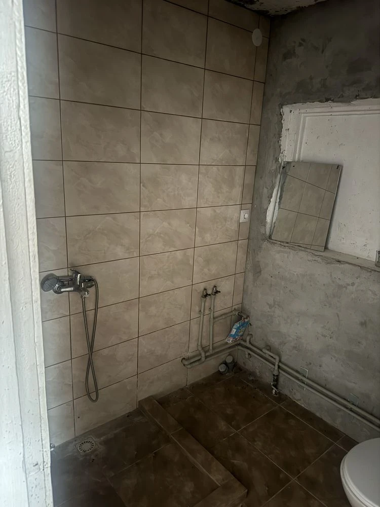 Продаж пів будинка в центі Кагарлика