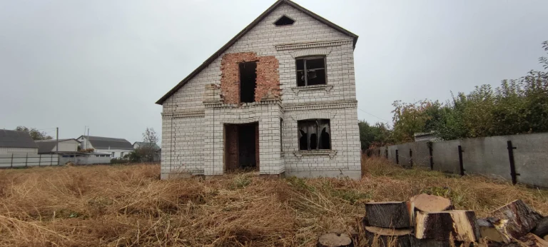 Продається недобудований будинок