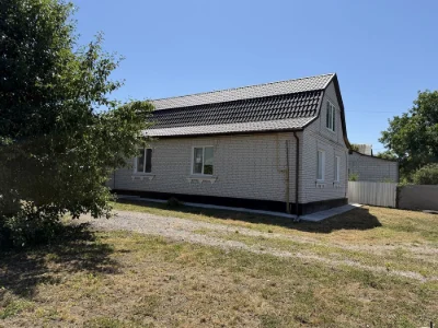 Продам будинок 103 м2 з білої цегли в м. Миронівка