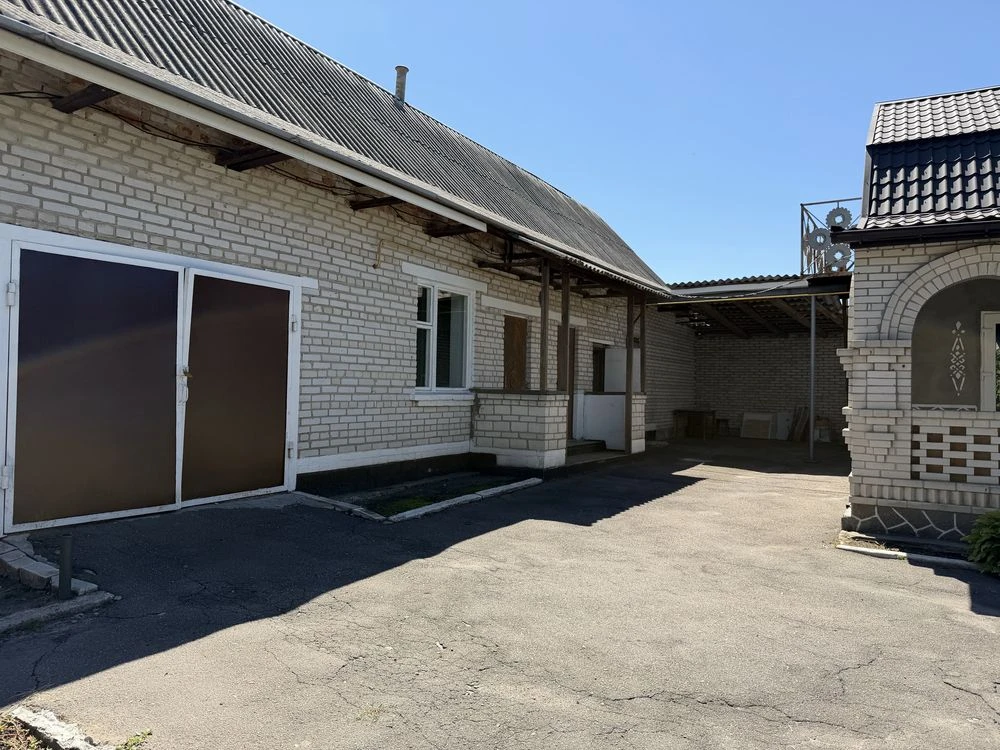 Продам будинок 103 м2 з білої цегли в м. Миронівка