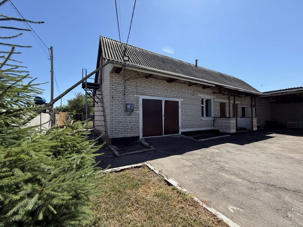Продам будинок 103 м2 з білої цегли в м. Миронівка