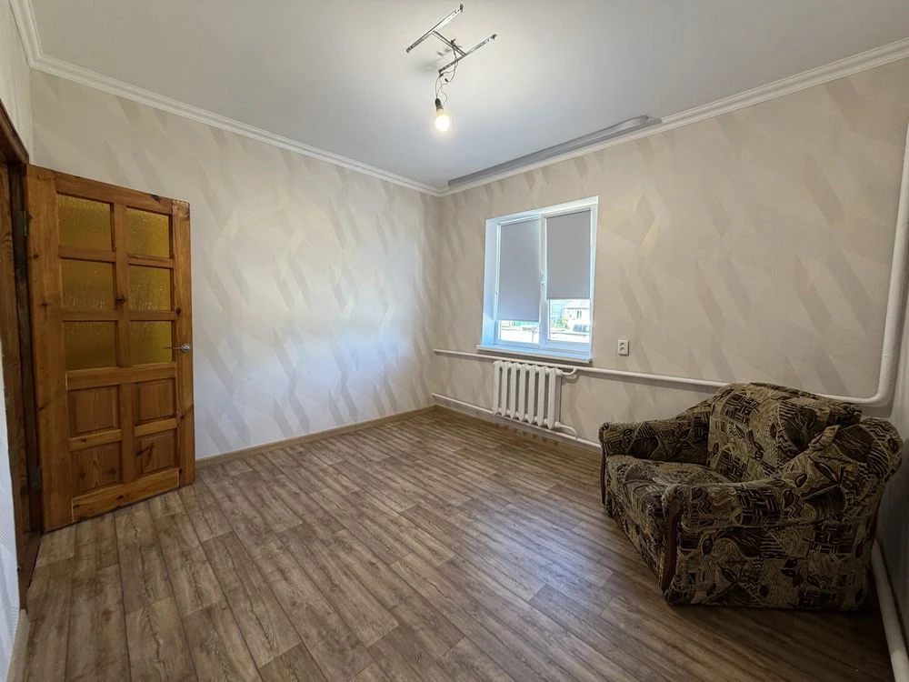 Продам будинок 103 м2 з білої цегли в м. Миронівка