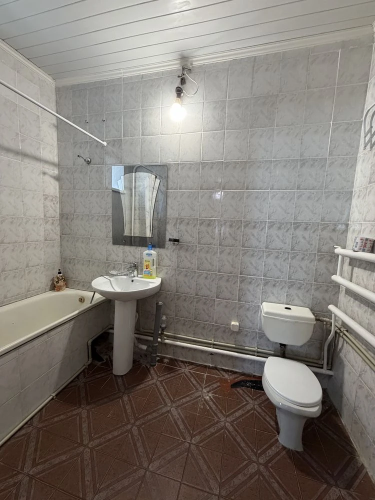 Продам будинок 103 м2 з білої цегли в м. Миронівка