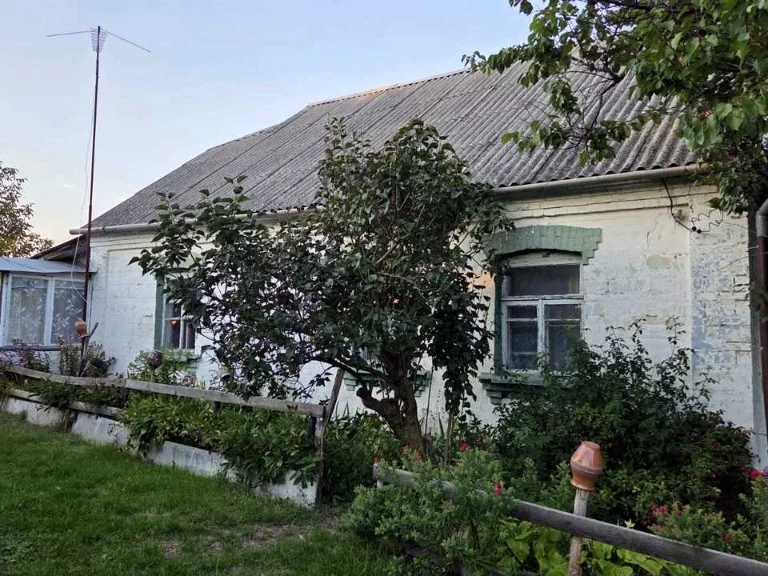 Будинок. Обухів, Шкільна