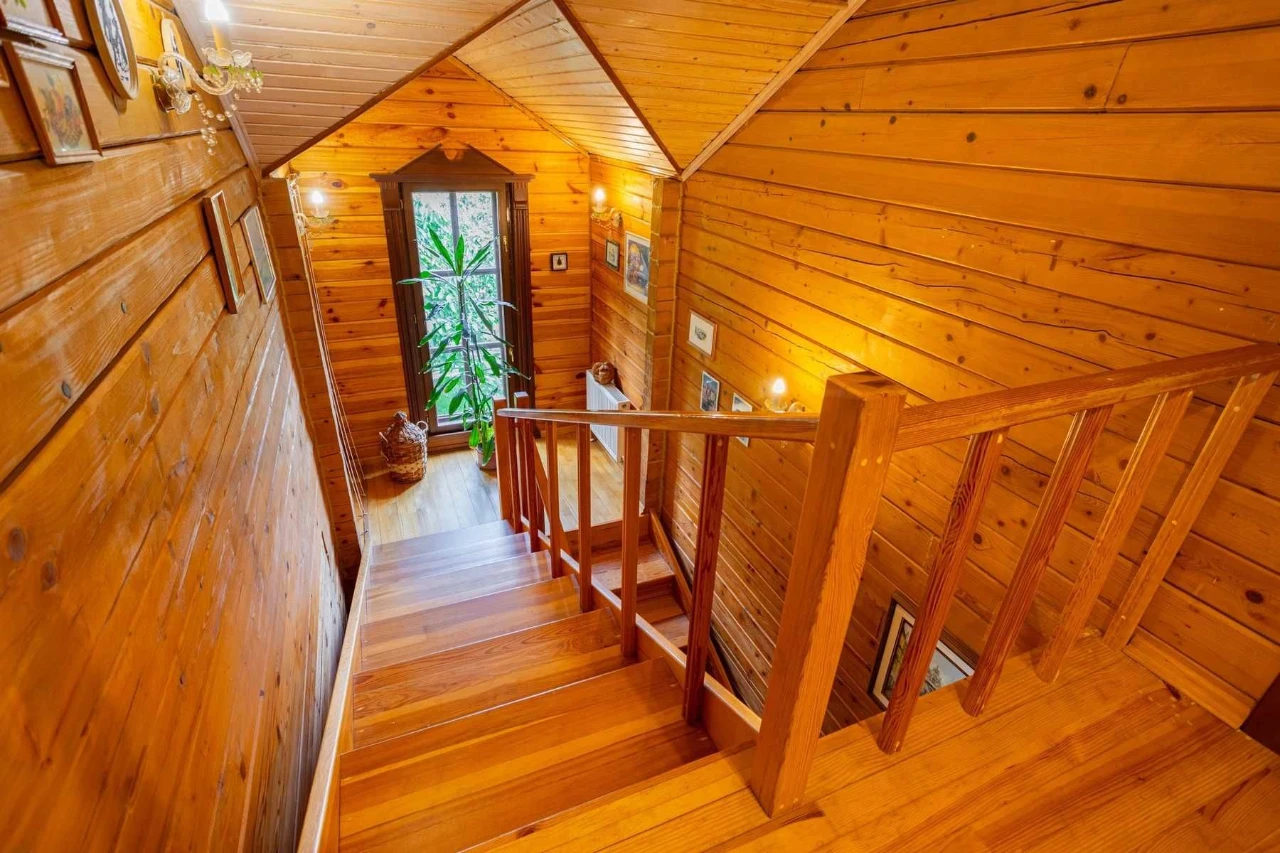 Продається  газифікований будинок 253 м² з власним укриттям!