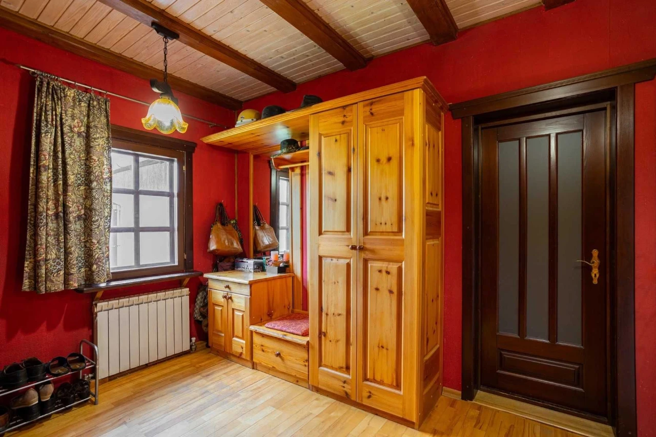 Продається  газифікований будинок 253 м² з власним укриттям!