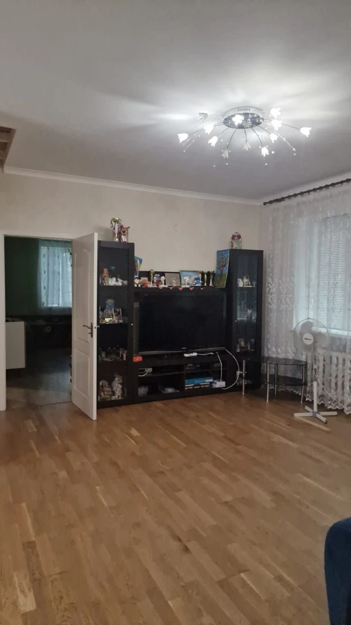 Продається  будинок з мансардним поверхом м-н Лукавица,м Обу