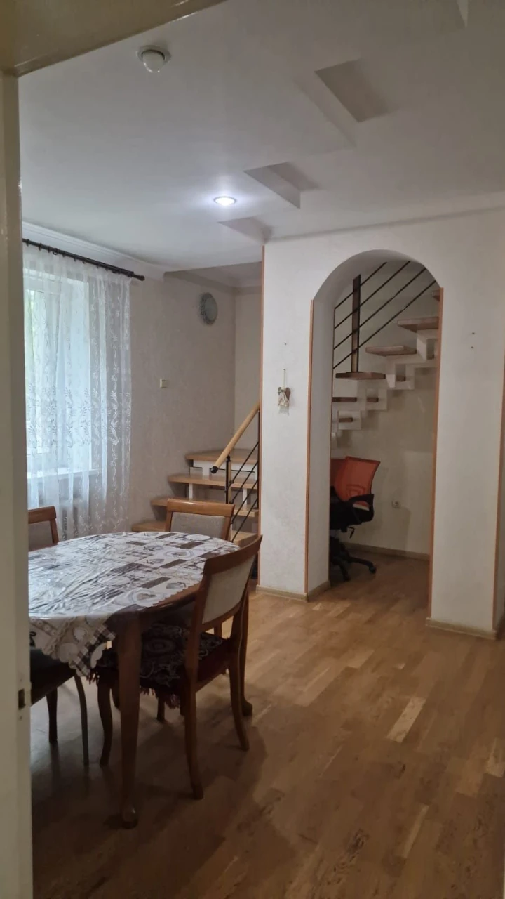 Продається  будинок з мансардним поверхом м-н Лукавица,м Обу