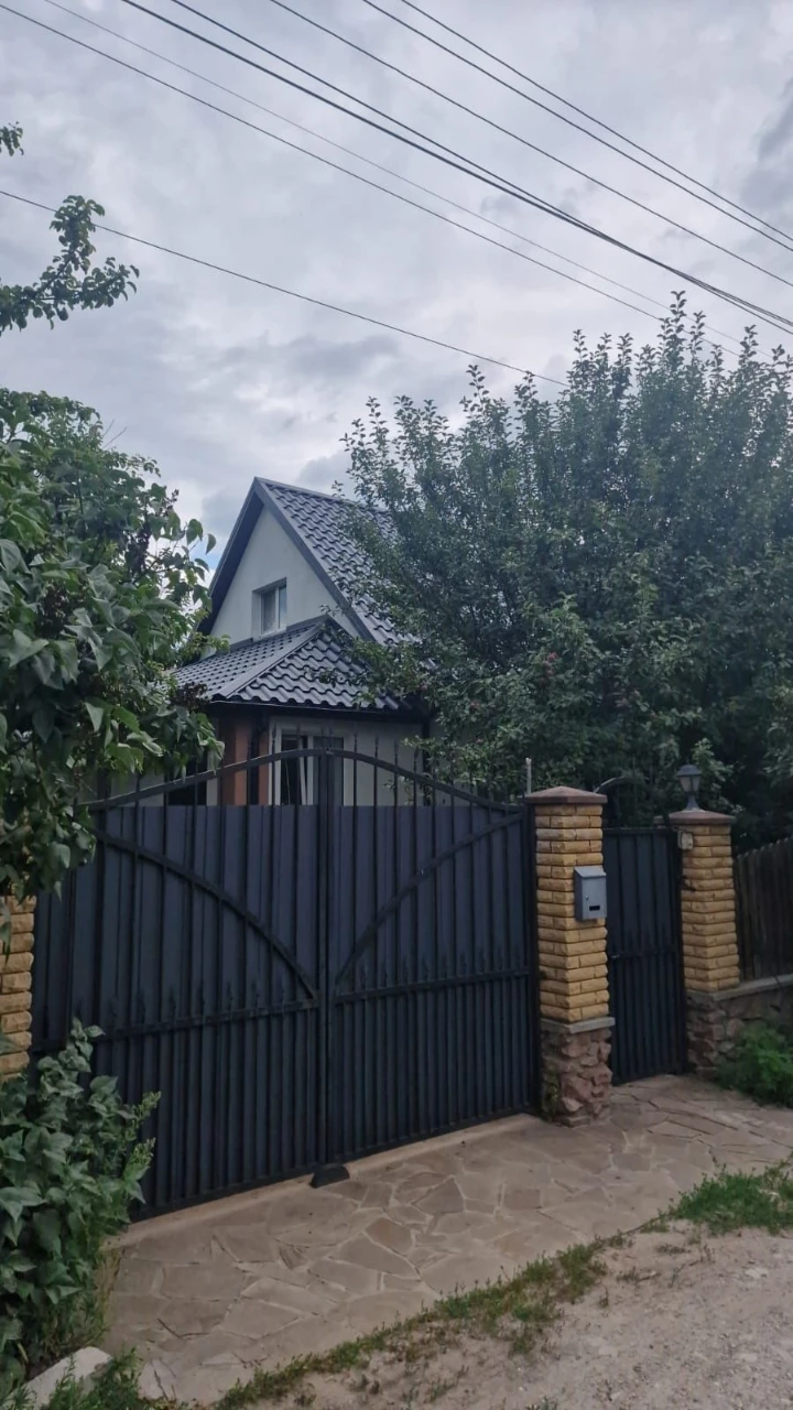 Продається  будинок з мансардним поверхом м-н Лукавица,м Обу