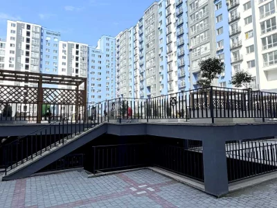 Квартира. Ивано-Франковск, Княгинин ул., (Дом 21)