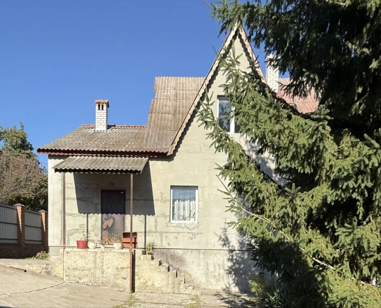 Продам будинок на Парниковій !