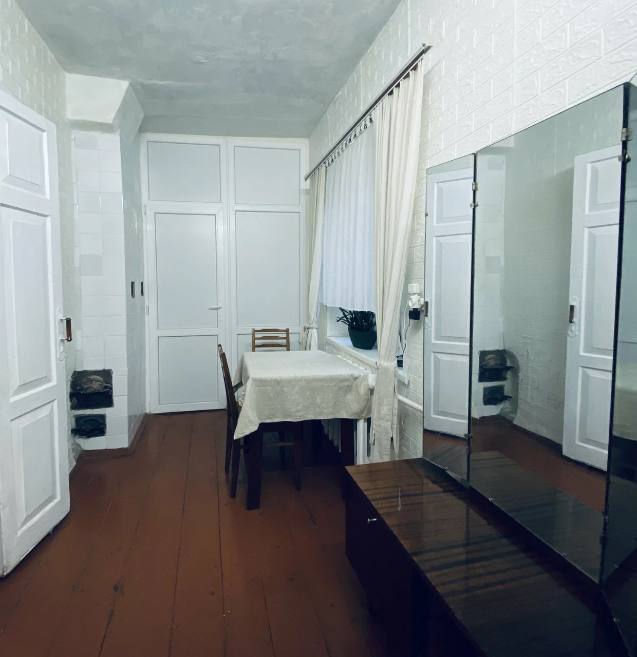Продаю частину будинку в центрі м.Сквира