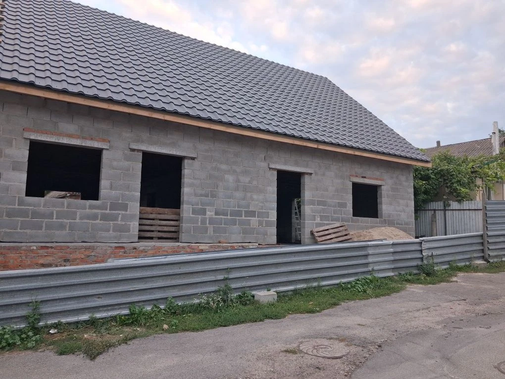 Продається,  здається в оренду будинок.
