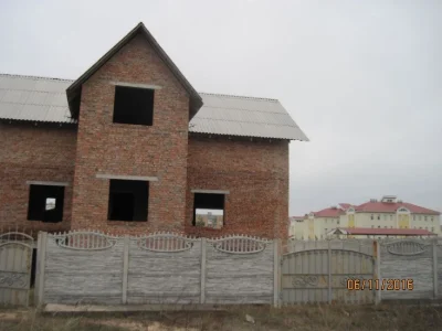 продам недостроенные дом и баню в городе Славутич