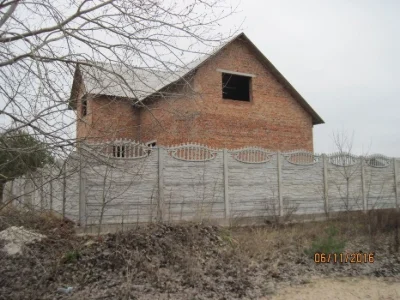продам недостроенные дом и баню в городе Славутич